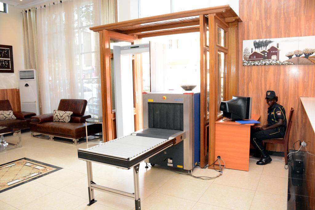 La Posh Hotel Kigali Exterior photo