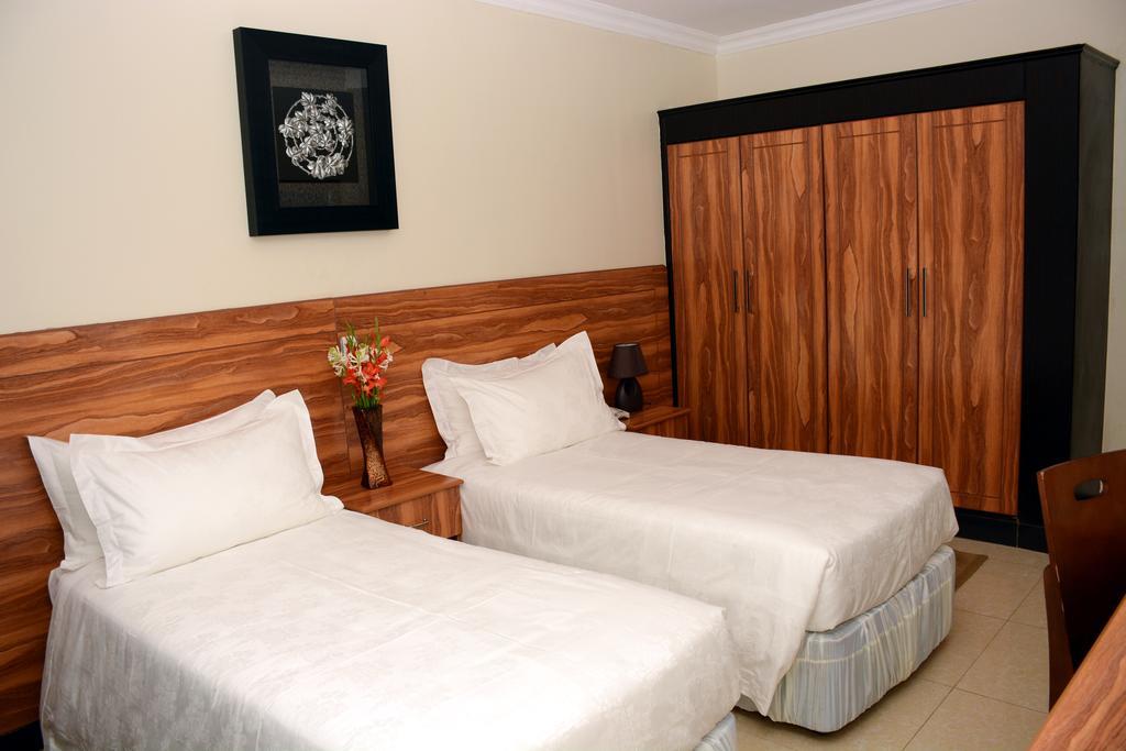 La Posh Hotel Kigali Exterior photo